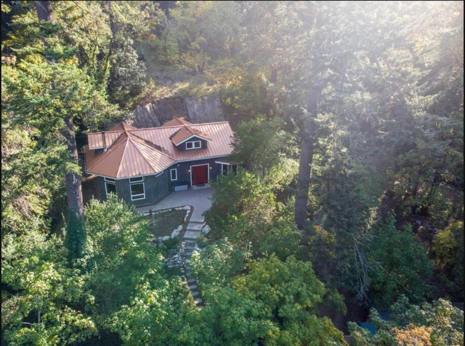 Villa European Style Straw Bale Retreat Ashland Esterno foto