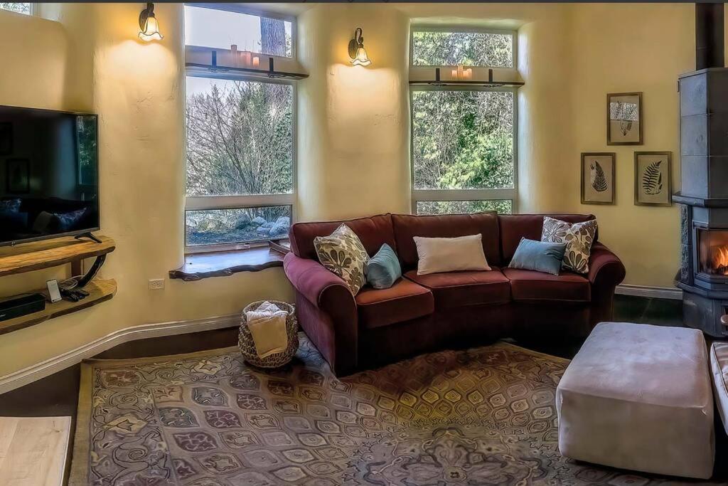 Villa European Style Straw Bale Retreat Ashland Esterno foto