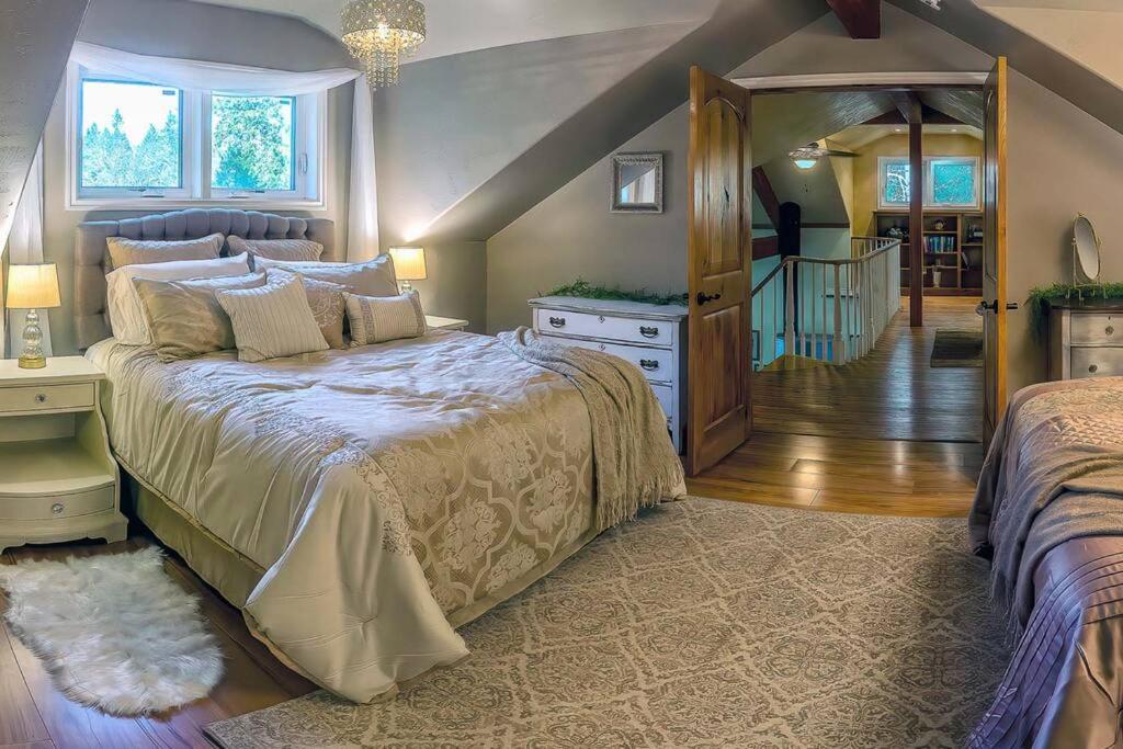 Villa European Style Straw Bale Retreat Ashland Esterno foto