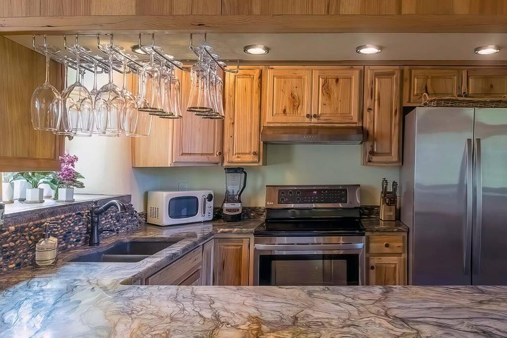 Villa European Style Straw Bale Retreat Ashland Esterno foto