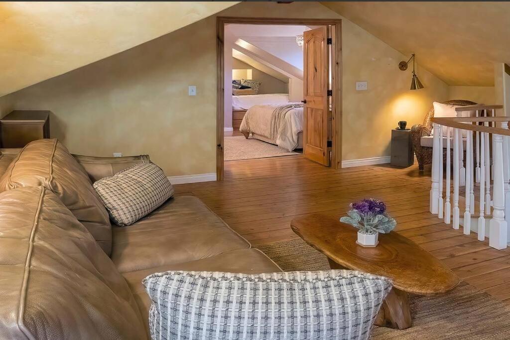 Villa European Style Straw Bale Retreat Ashland Esterno foto